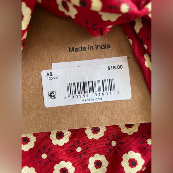 Pet Bandana Red & Tan Beware Of Wiggle Butts 16”X16” - Picture 2 of 2